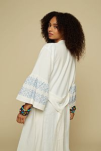 KIMONO ATTICO (WHITE/BLUE EMBROIDERED)
