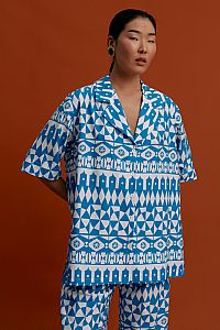 MASTICHOCHORI Shirt (White Motifs Blue)