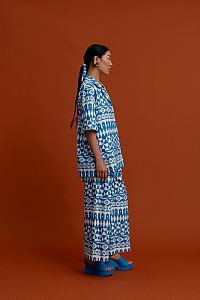 MASTICHOCHORI Shirt (White Motifs Blue)