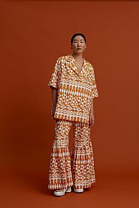 MASTICHOCHORI Shirt (White Motifs Orange)