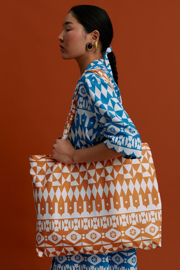TOTE BAG (Pyrgousika white motifs orange)