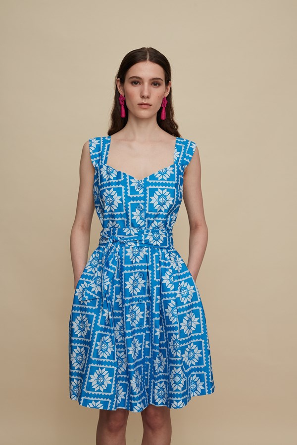 KROUSONAS MINI DRESS (VOURIA WHITE/BLUE PRINT)