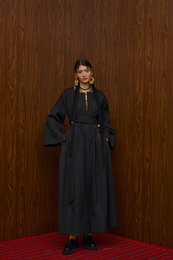 VELENTZA OVERCOAT (BLACK PLISSE)