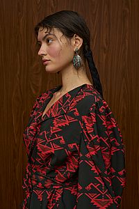 BERDES SHIRT (RUMPE BLACK/RED PRINT)