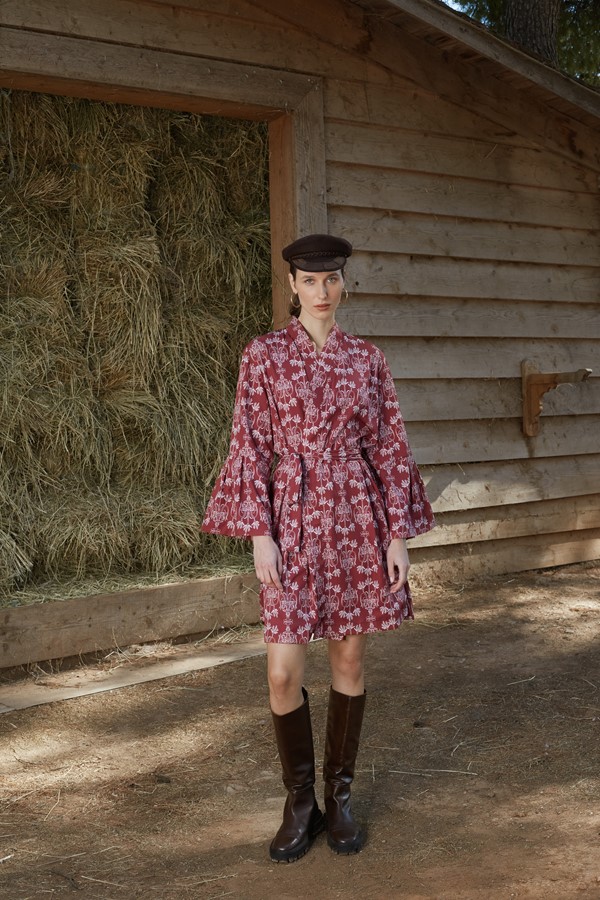 ARETOUSA KIMONO/DRESS (Bordeaux Vase Print)