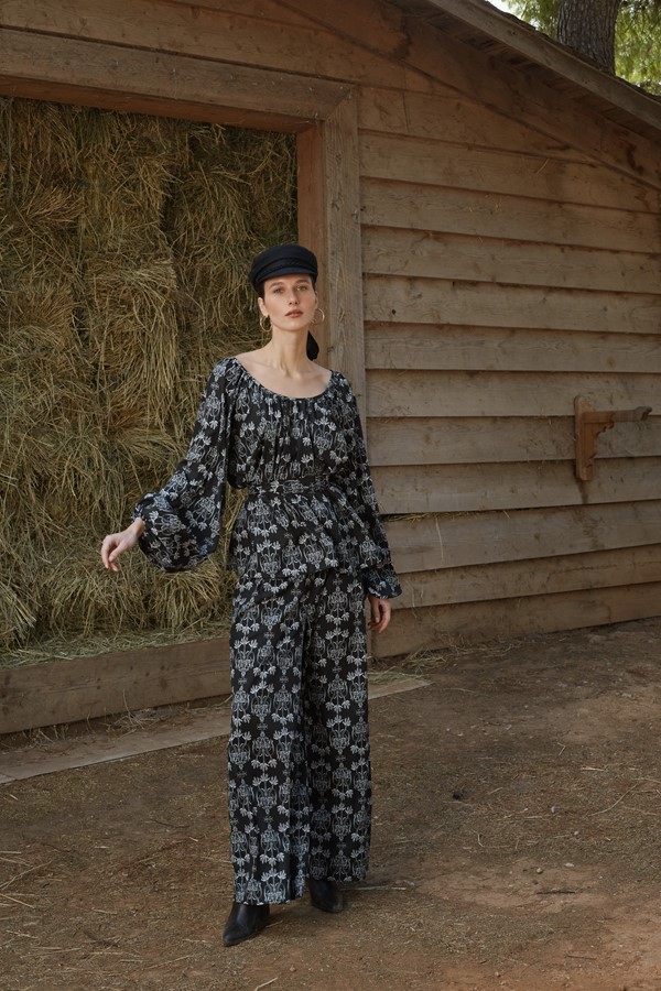 ZEUS PANTS (Black Vase Print)