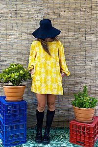 AGIASOS MINI DRESS (Yellow Vase Print)
