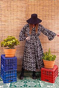 ARETOUSA KIMONO/DRESS (Black Vase Print)